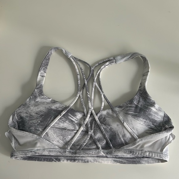 Lululemon Free To Be Zen Bra Size 8 - Picture 7 of 8